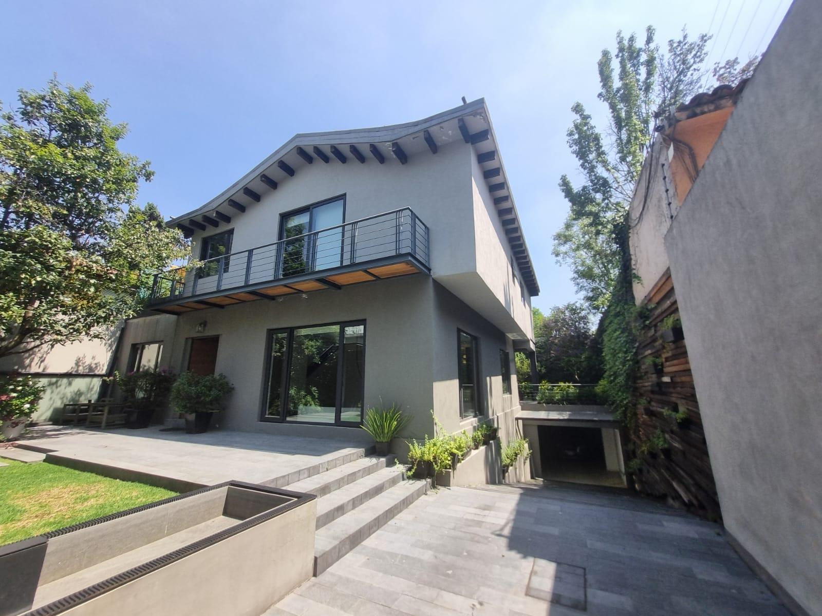 House for Sale in Lomas Virreyes