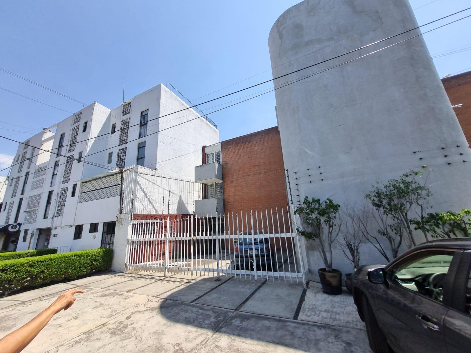 3-unit apartment building for sale in Coyoacán