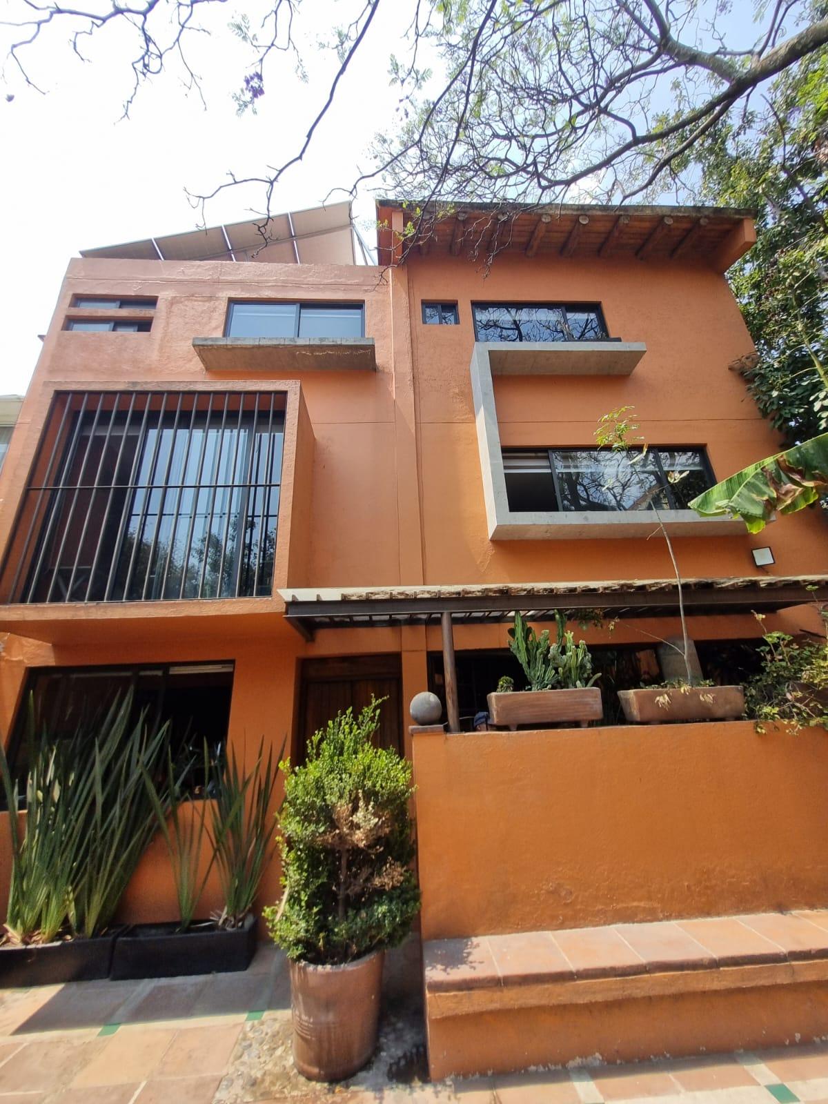 House for sale in the lower part of Las Águilas